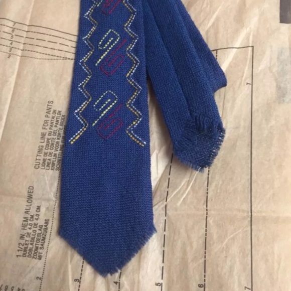 Vtg. 1950’s Tewa Native American Weaver’s Tie - Picture 2 of 5